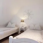 Findling Nyaraló *
